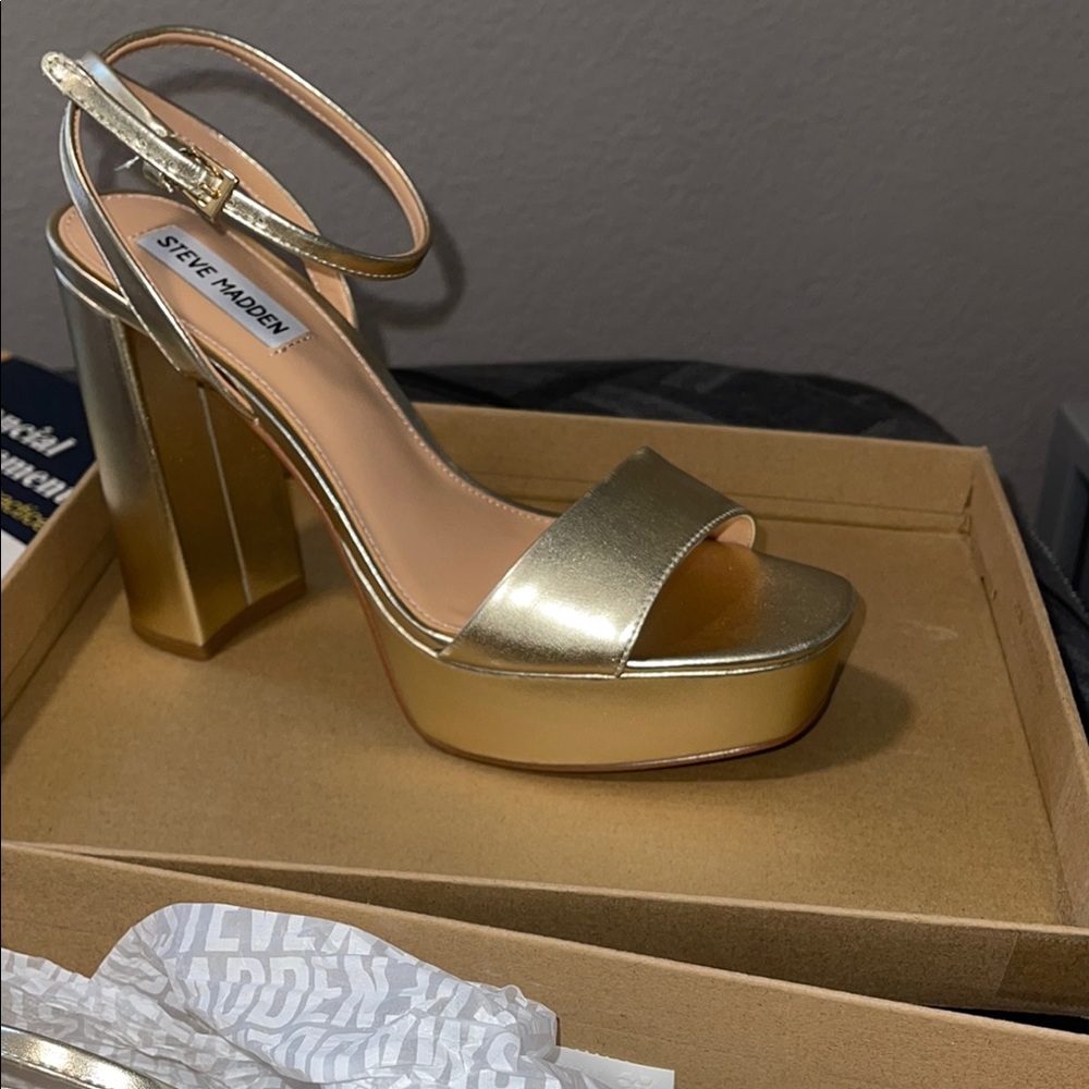 Steve Madden champagne Platform Heels